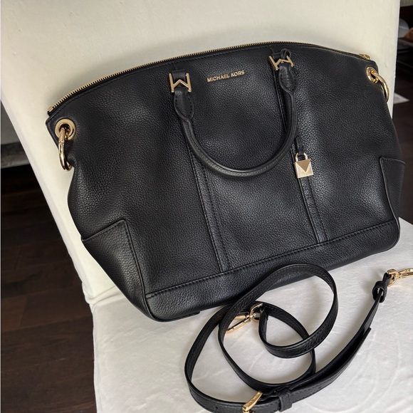 Michael Kors Beckett Bowling Bag in Black Pebbled Leather - Picture 6 of 7